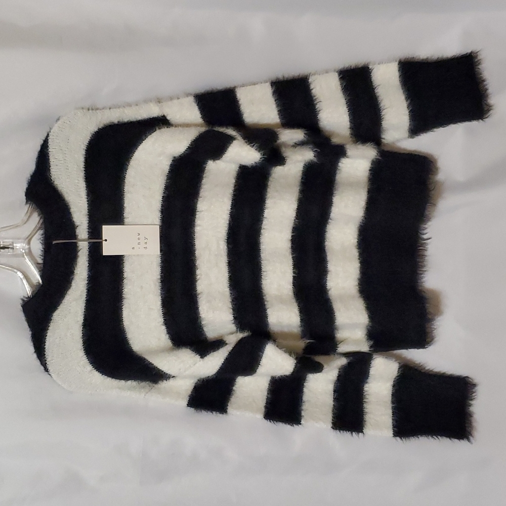 A new day Women's Long Sleeve Striped Crewneck Pullover Sweater - Picture 8 of 13